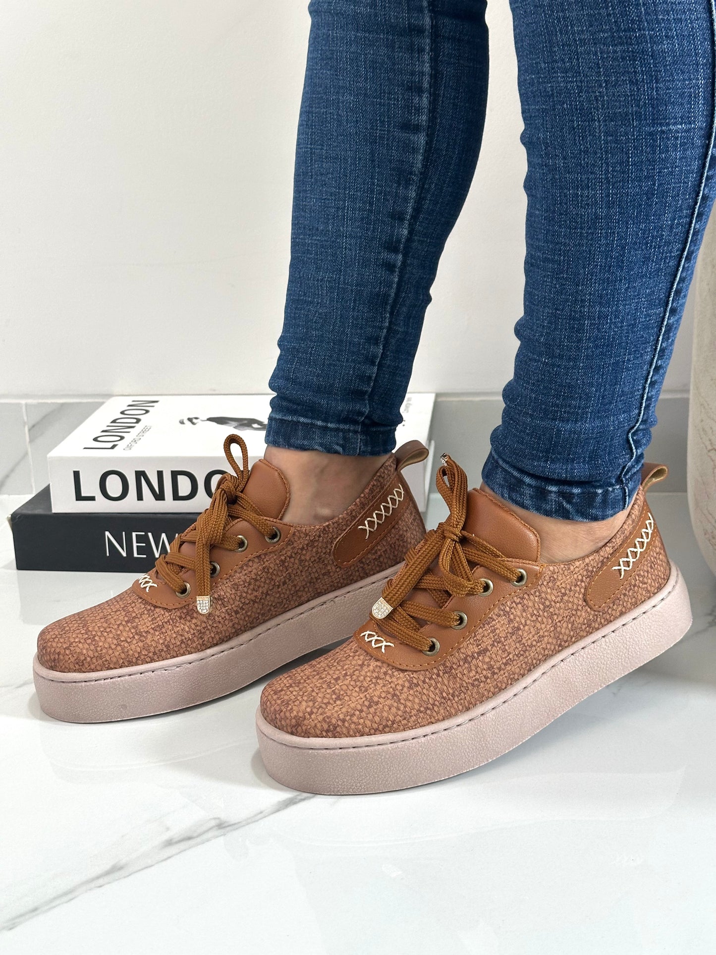 Tenis Aura