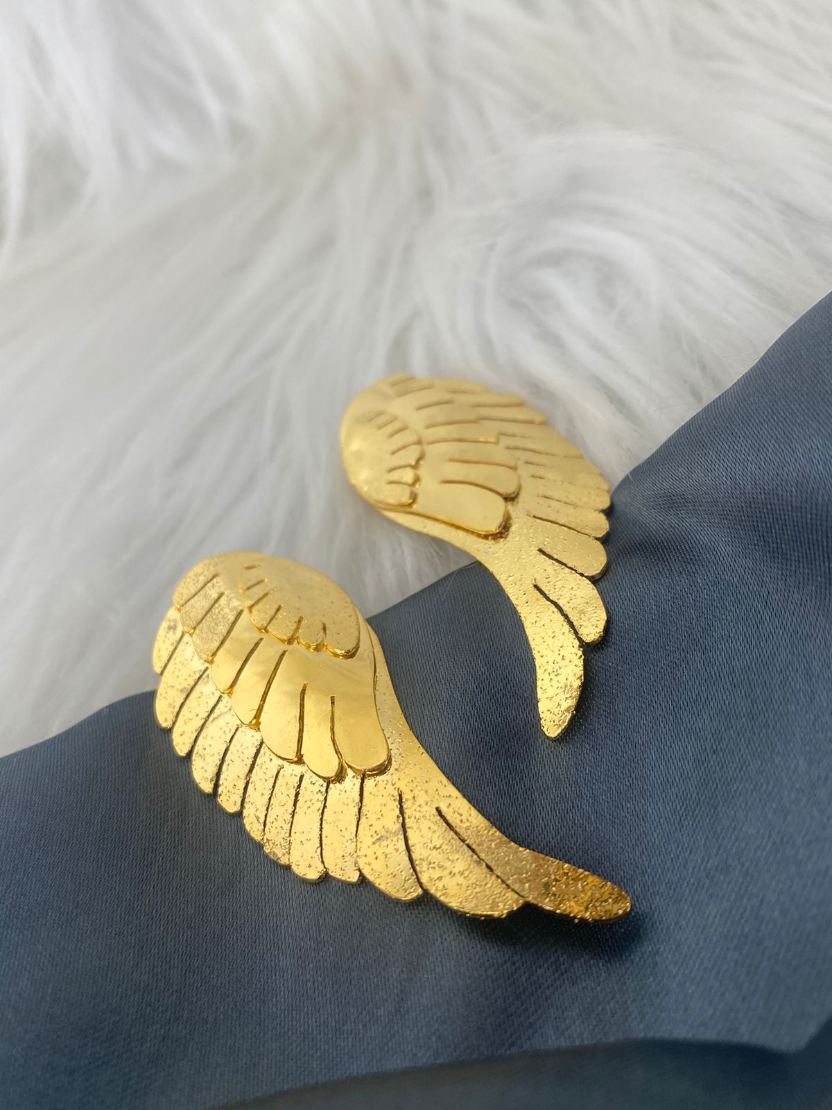 Aretes & Anillo Alas De Angel con baño en oro de 24k